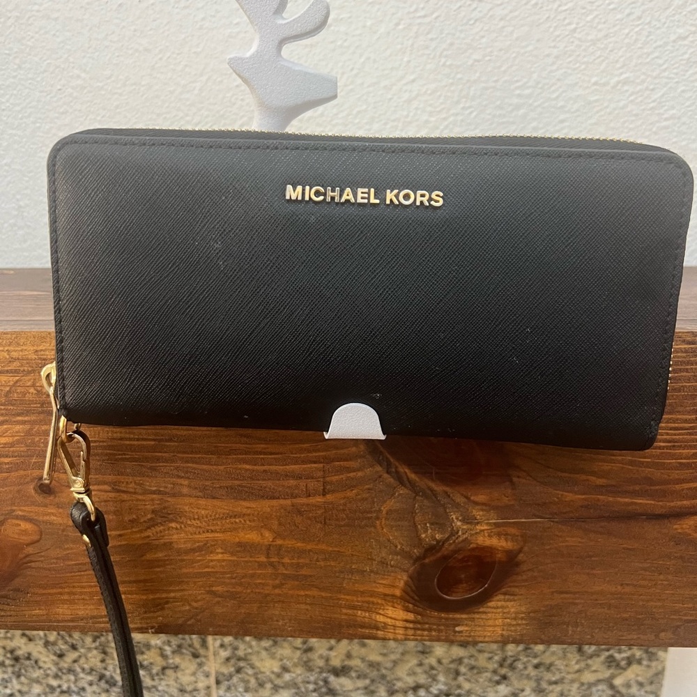 Black Michael Kors Wristlet